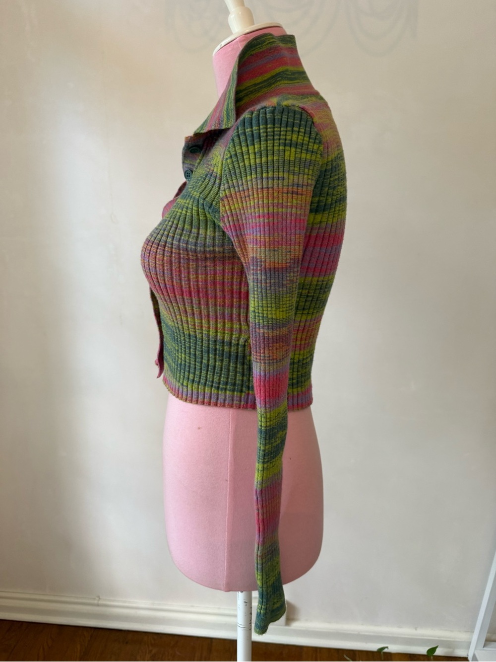 Y2K Like Missoni Ribbed Collared Button-Front Cropped Top - Picture 4 of 7